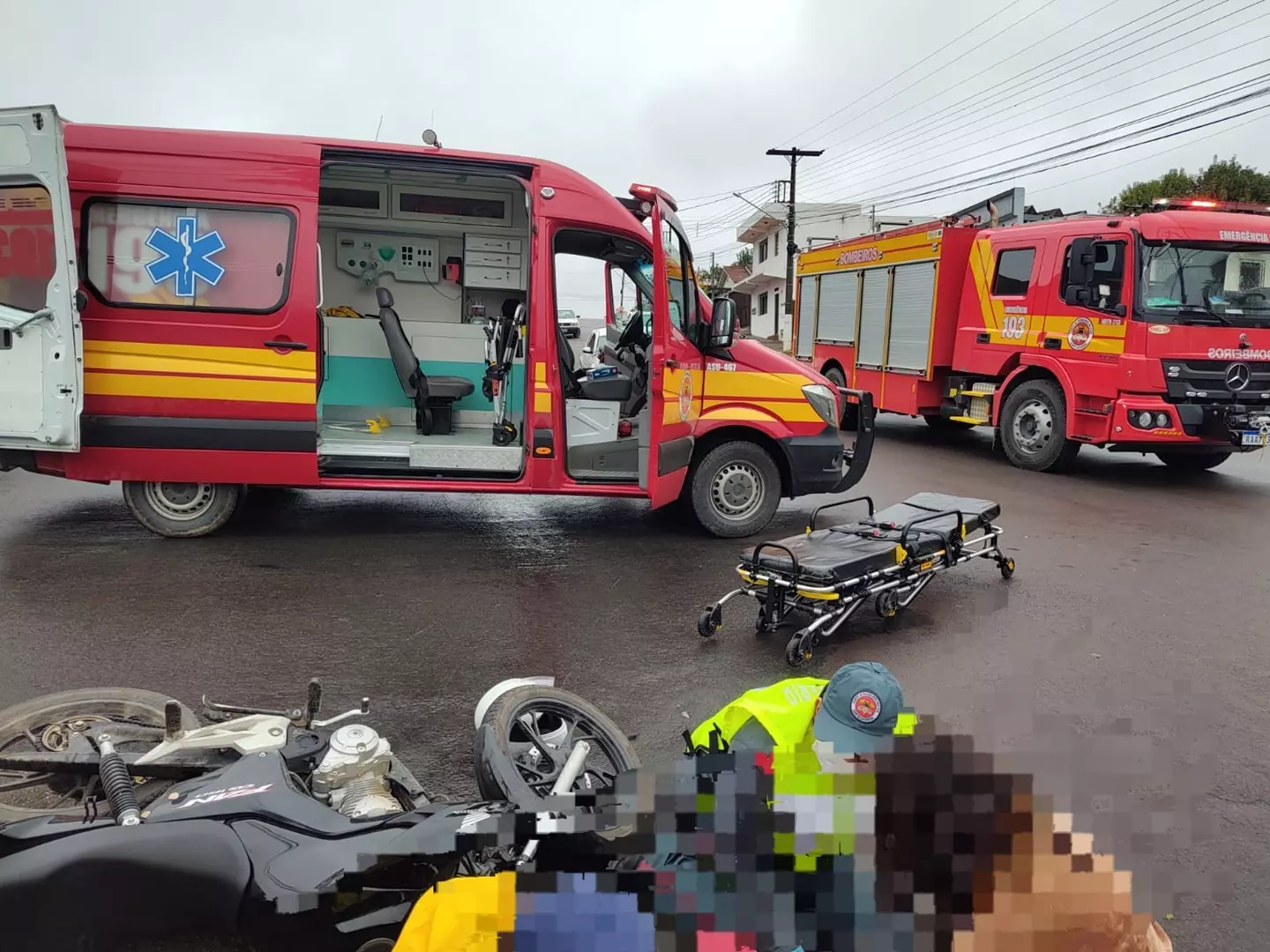 Acidente deixa 2 motociclistas feridos em Mafra